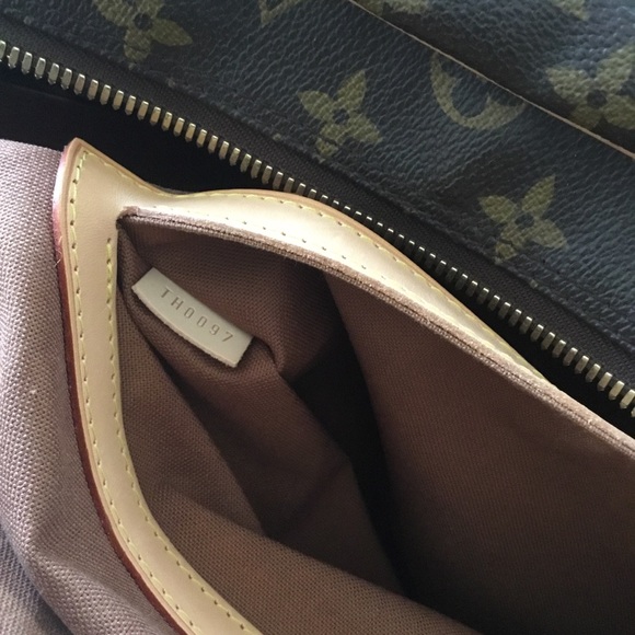 $OLD🤑 LV 👜 Carryall Bag - Picture 2 of 8